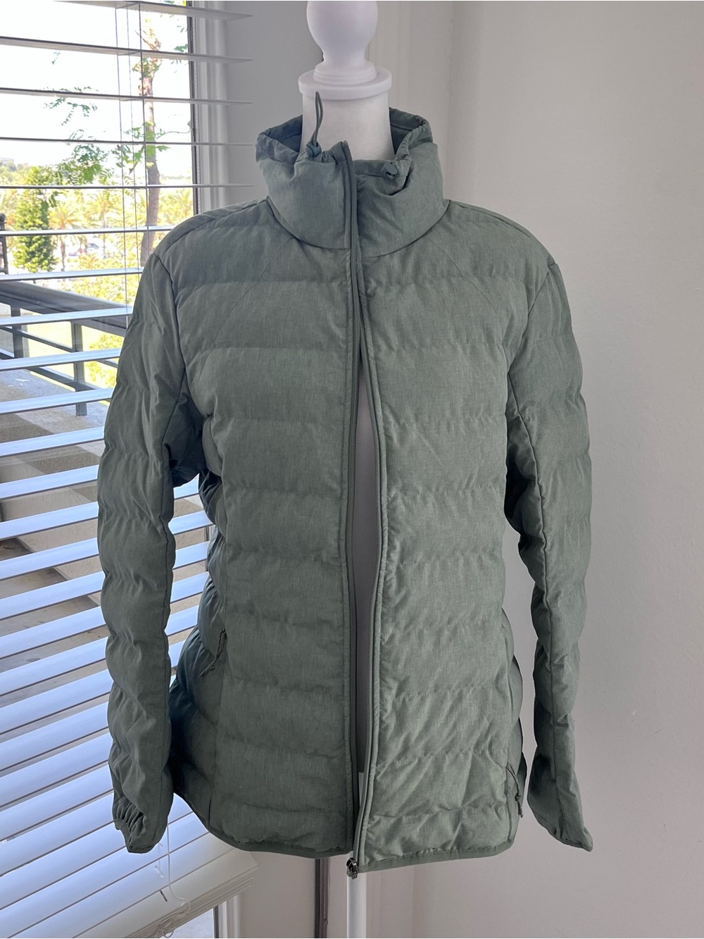 Avalanche Women's Light Sage Quilted Puffer Jacket